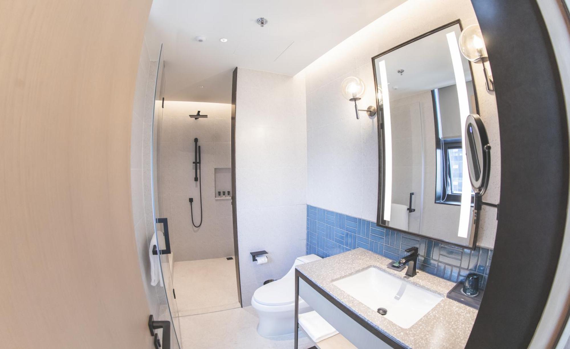 Hotel Four Points By Sheraton Hongqiao 4*